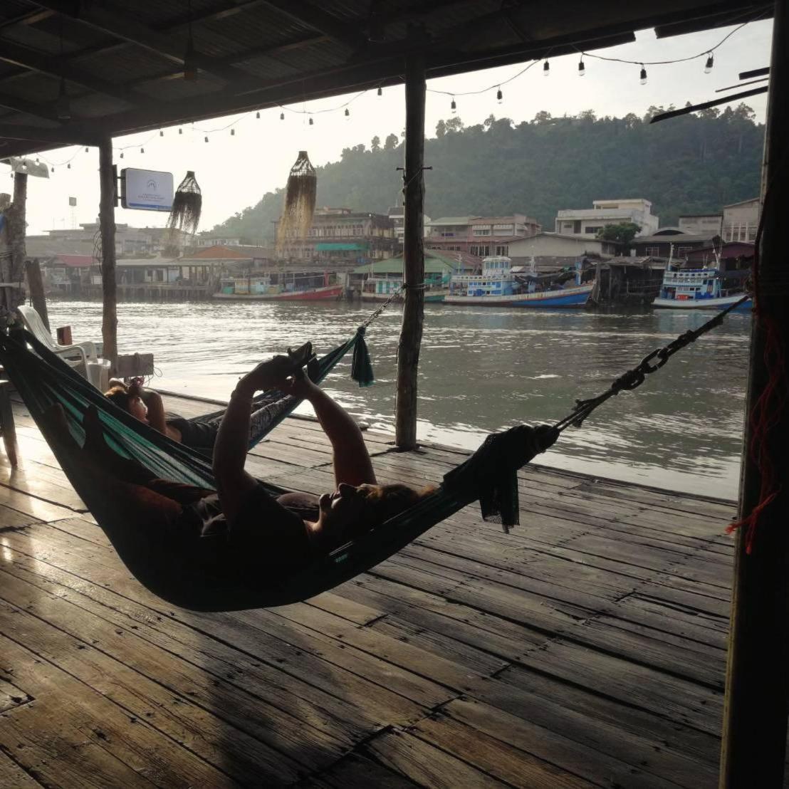 Rub Lom Chom Klong Homestay 春蓬 外观 照片