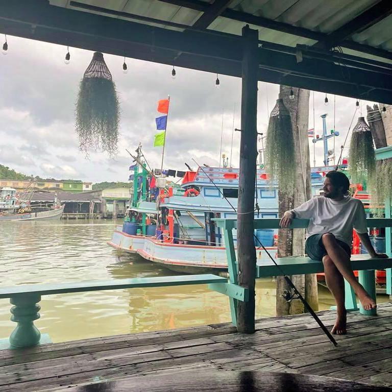 Rub Lom Chom Klong Homestay 春蓬 外观 照片